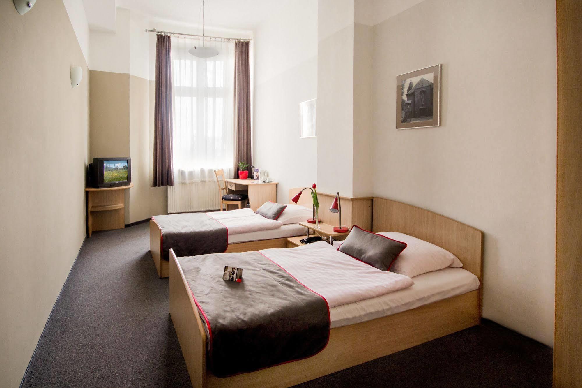 Hotel Diament Economy Hlivice Exteriér fotografie